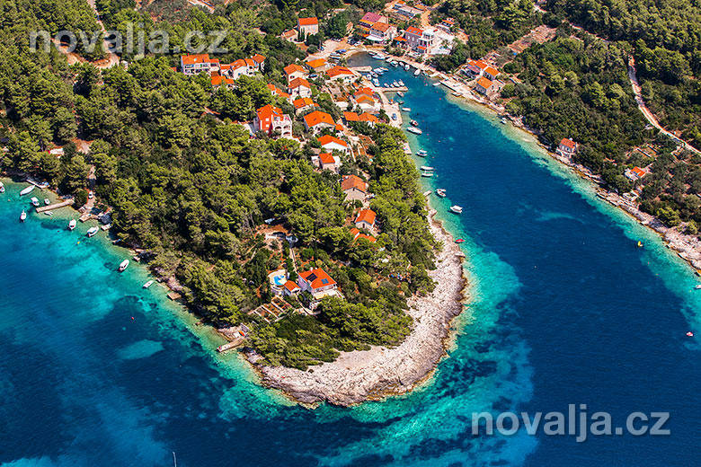 Vela Luka, Korčula, okolní zátoky