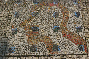 Vela Luka, mozaika v centru